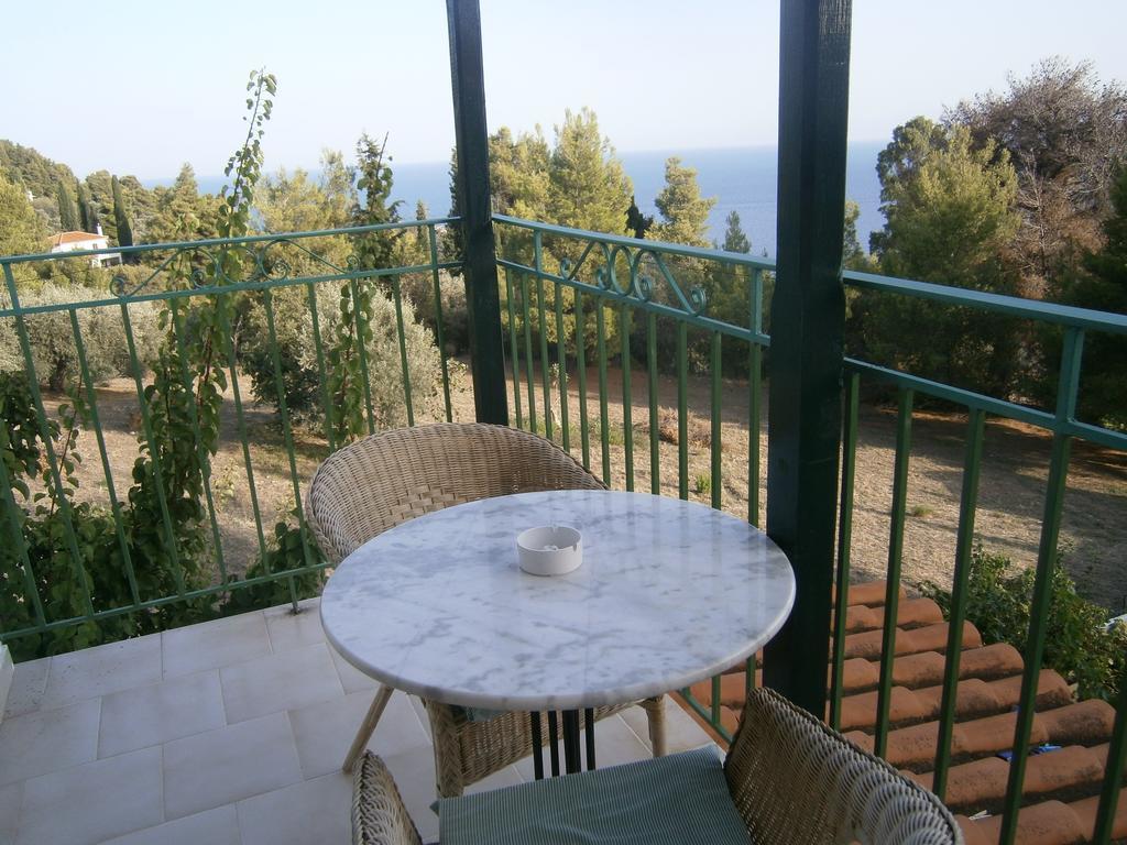 Pelagos Stafylos Buitenkant foto
